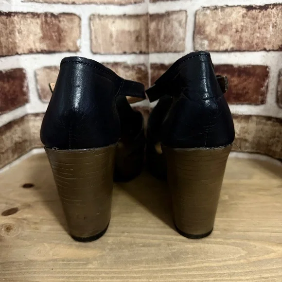 Black Leather Huarache Heeled Sandals - Picture 4 of 5